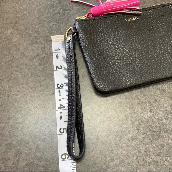 Fossil Black Tara Wristlet Black With Pink Tassel - NWT - Picture 8 of 9